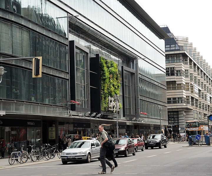 _DSC0037 Friedrichstrasse in Berlin, Galeries Lafayette to the left.