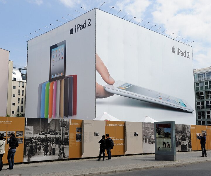 _DSC0042 iPad2 ad near Checkpoint Charlie.