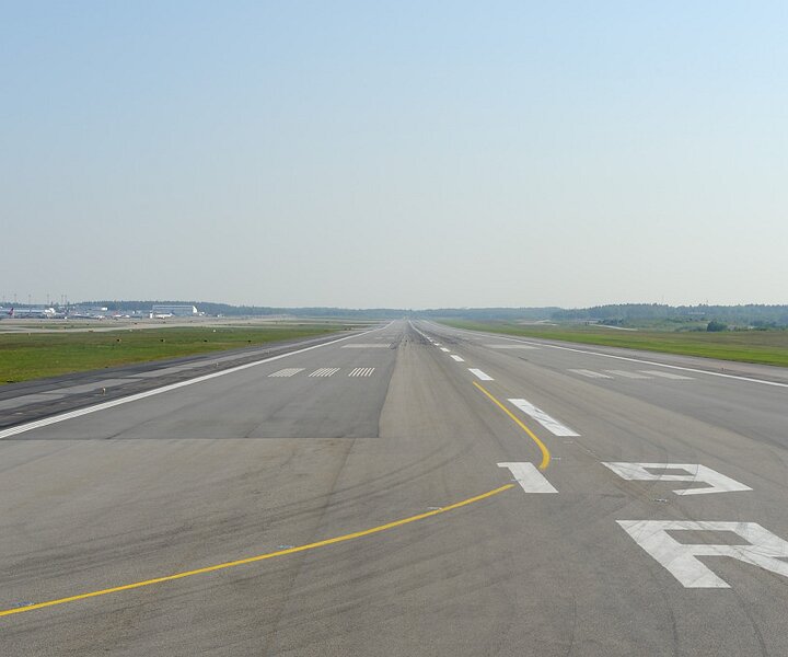 _DSC0002 Takeoff from runway 19R at Arlanda airport.