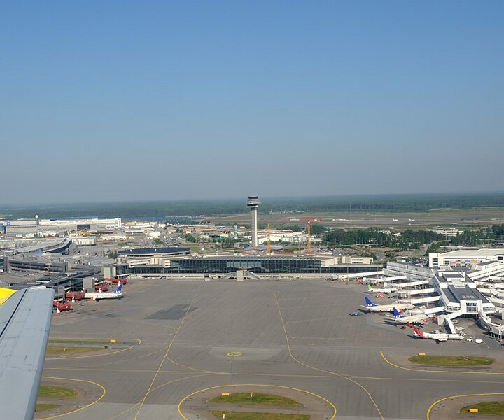 _DSC0004 View of Arlanda airport at takeoff.