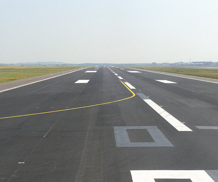 _DSC0001 On the runway for takeoff from Berlin Schönefeld.