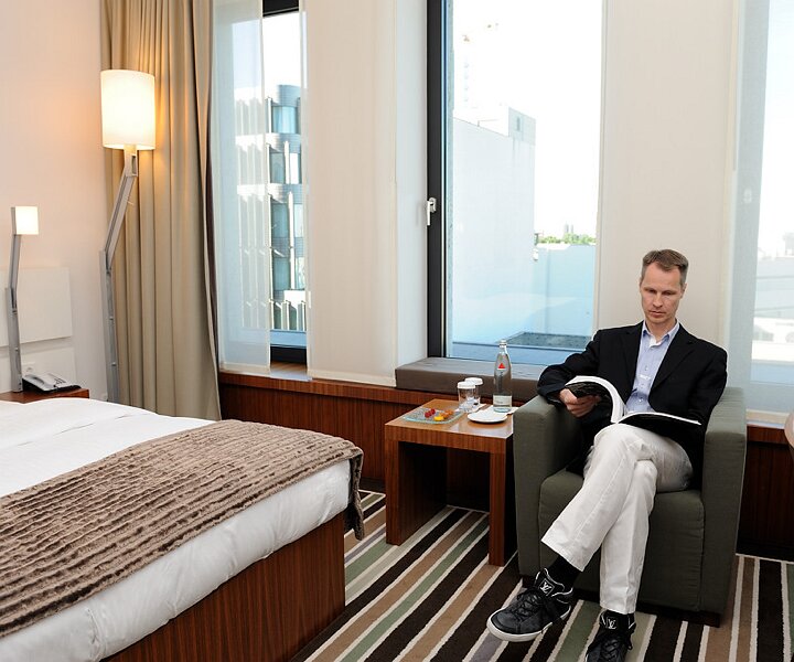 _DSC0087 Arto in the hotel room at hotel Concorde Berlin.