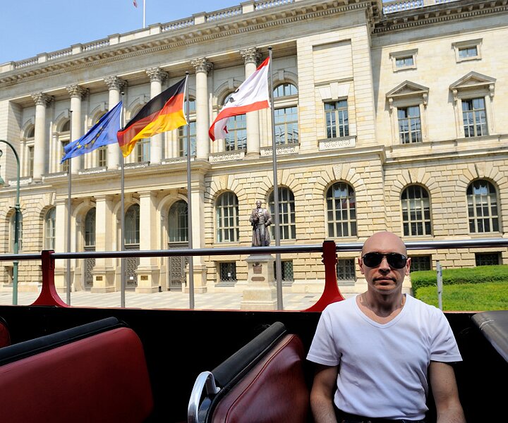 _DSC0045 Markos on the sightseeing bus.