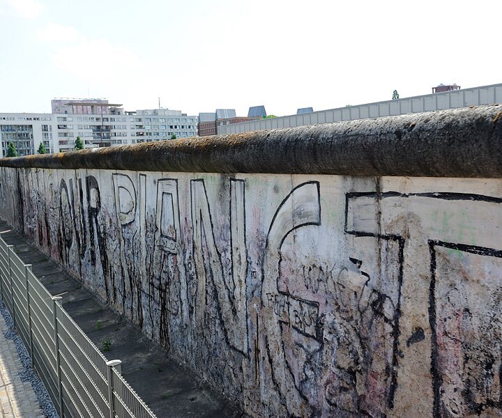_DSC0048 Preserved part of the Berlin wall.