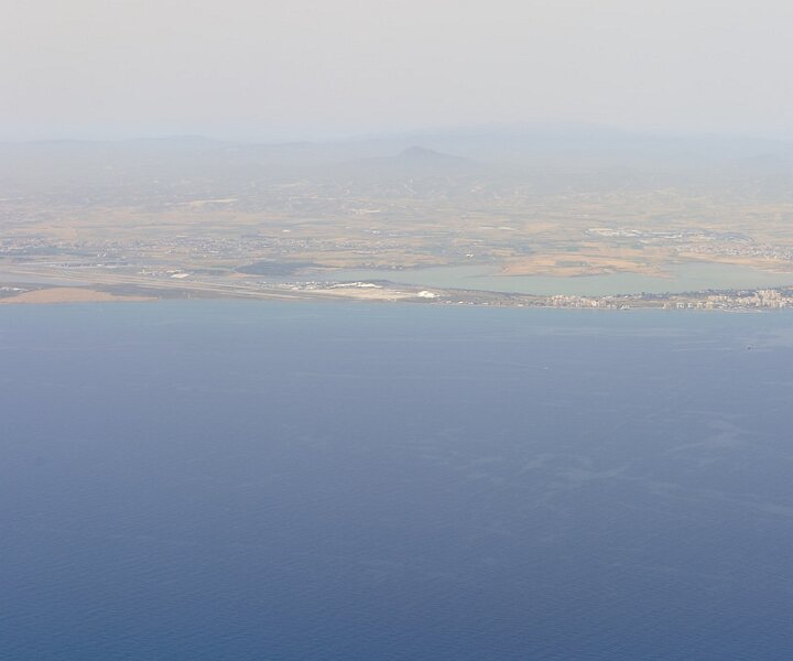 _DSC0026 Larnaca airport to the left.