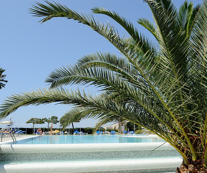 _DSC0038 By the pool at the hotel in Limassol.