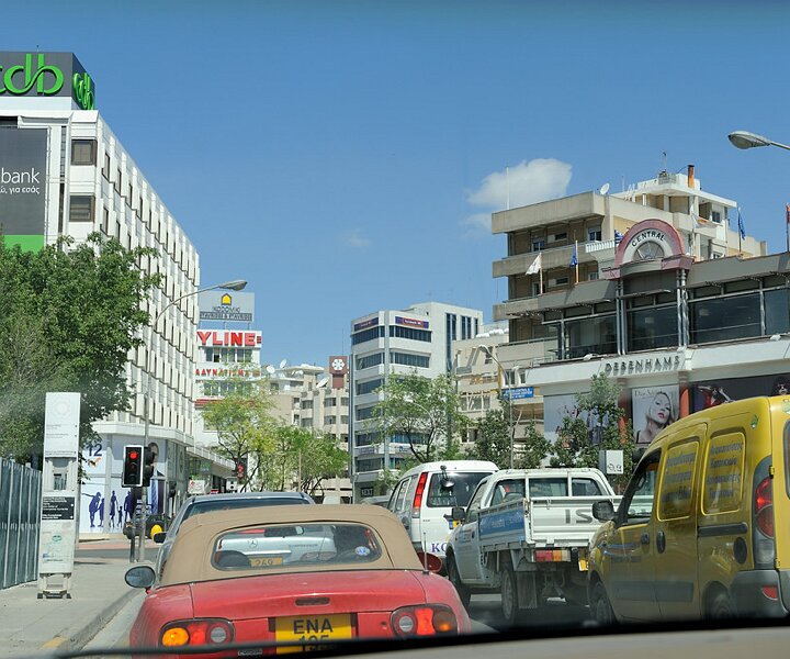_DSC0016 Driving to Nicosia city center.