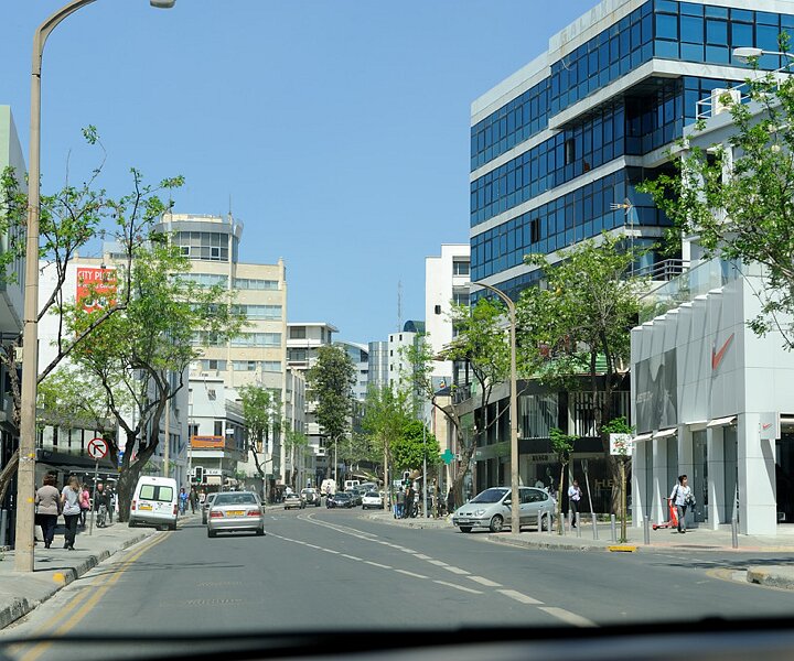 _DSC0017 Driving to Nicosia city center.