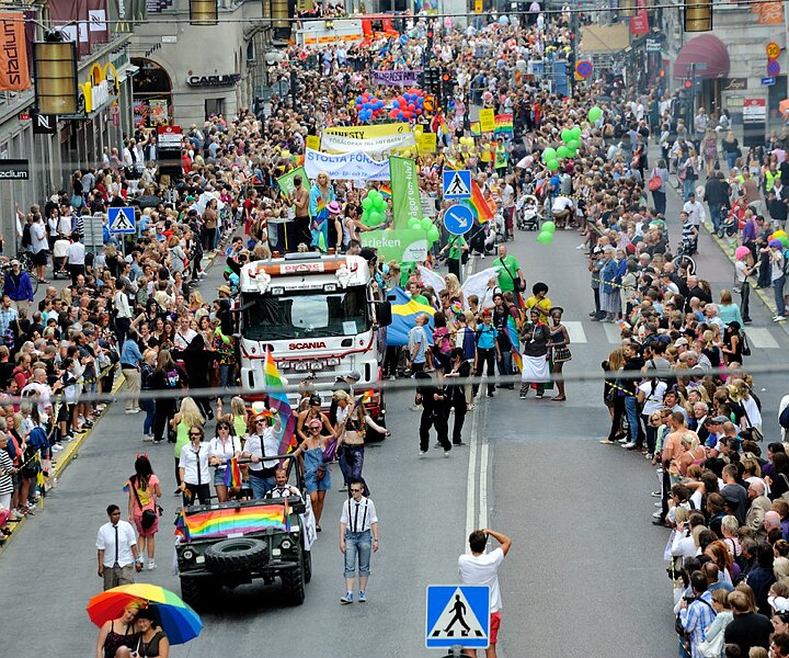 _DSC0080 View of Kungsgatan during the pride parade.