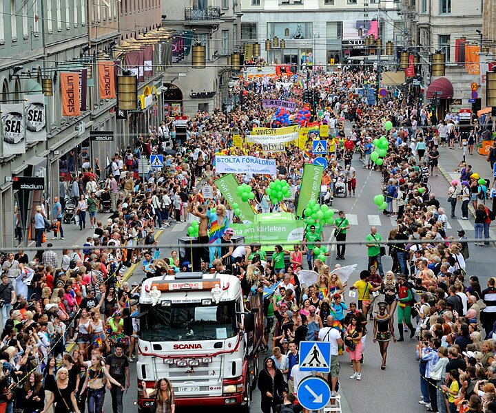 _DSC0082 View of Kungsgatan during the pride parade.