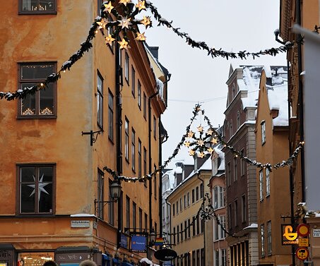 _DSC0035 Walking in the old town.