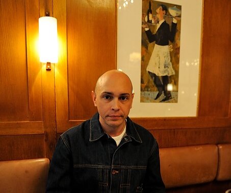 _DSC0006 Markos having lunch (at Prinsen).
