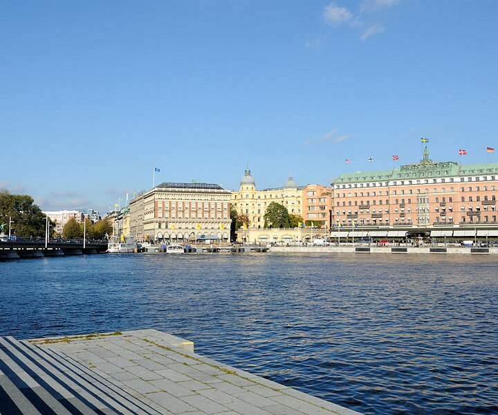 _DSC0016 View with Grand Hôtel to the right.