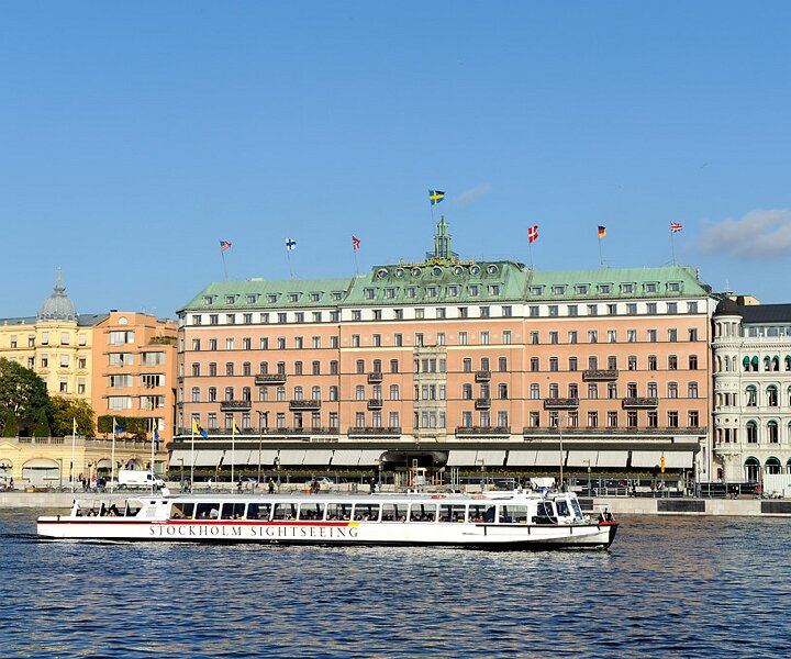 _DSC0025 View of Grand Hôtel from Skeppsbron.