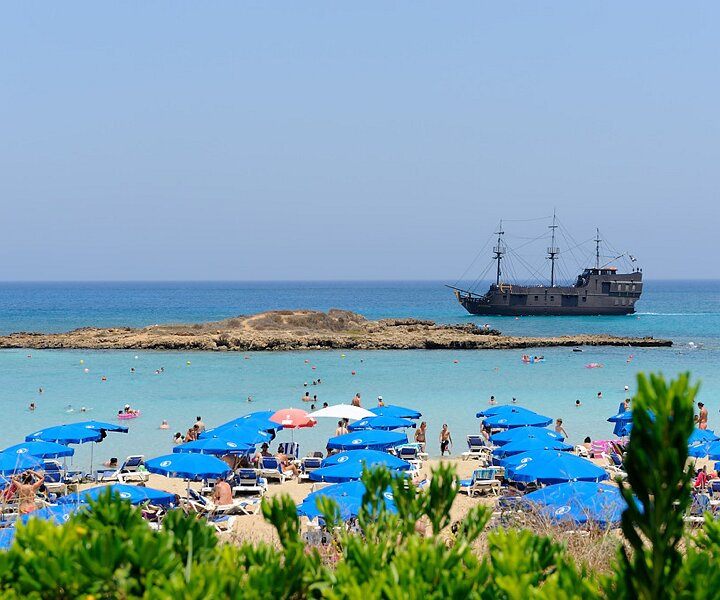 _DSC0020 View from the sunlounger.