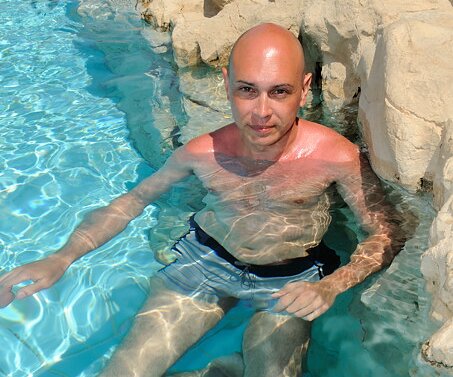 _DSC0029 Markos in the pool.
