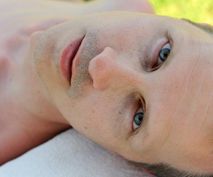 _DSC0059 Arto on the sunlounger.