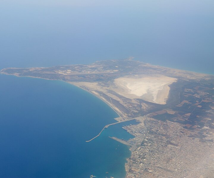 _DSC0023 View of the Akrotiri peninsula flying above Limassol.