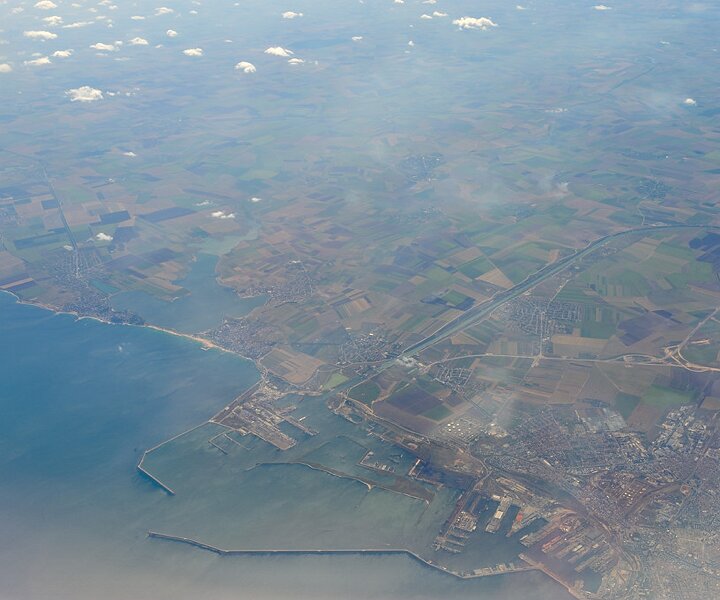 _DSC0029 Flying over Europe.