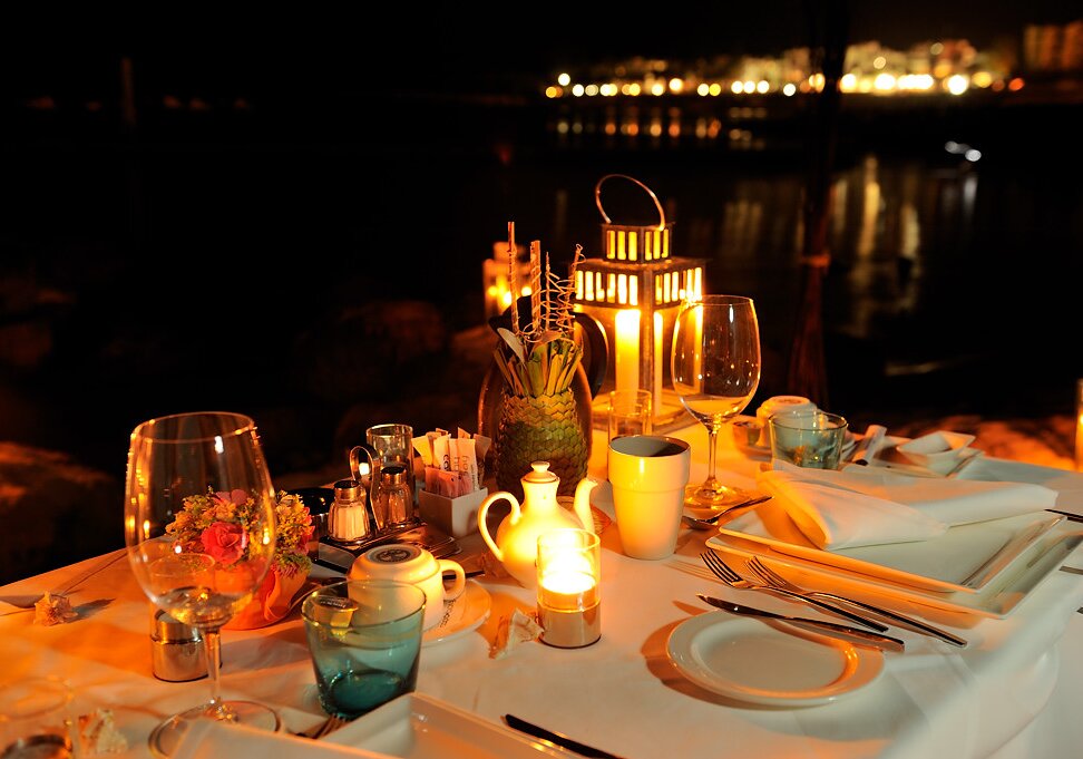 Dinner 4 2 Dinner for two on the beach at Capo Bay.