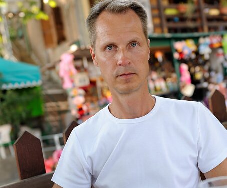 _DSC0041 Arto in Platres, having cyprus coffee and loukoumades.