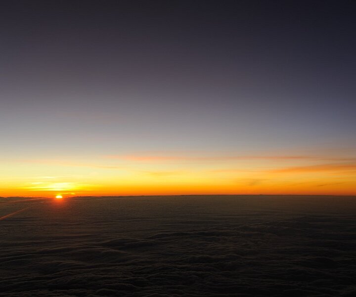 _DSC0022 Sunset above the clouds.