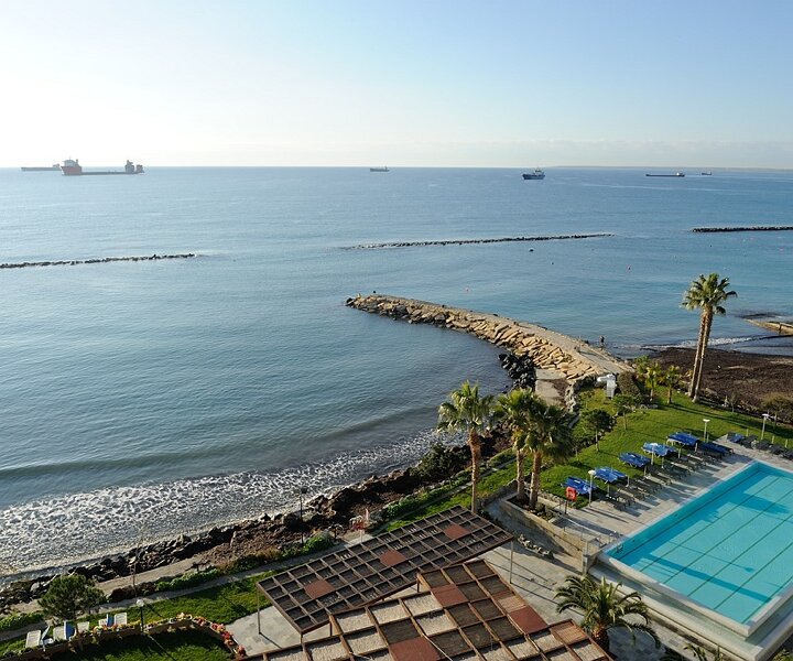 _DSC0003 View from the hotel room at Crowne Plaza.