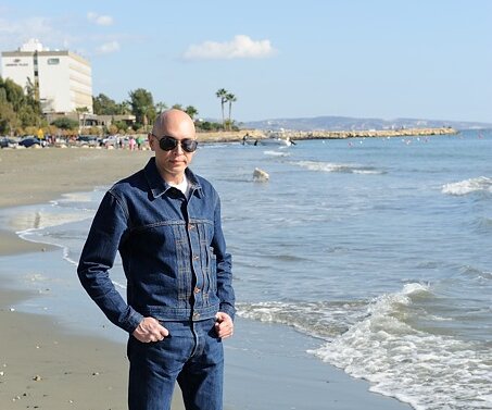 _DSC0068 Markos going for a walk on the beach.