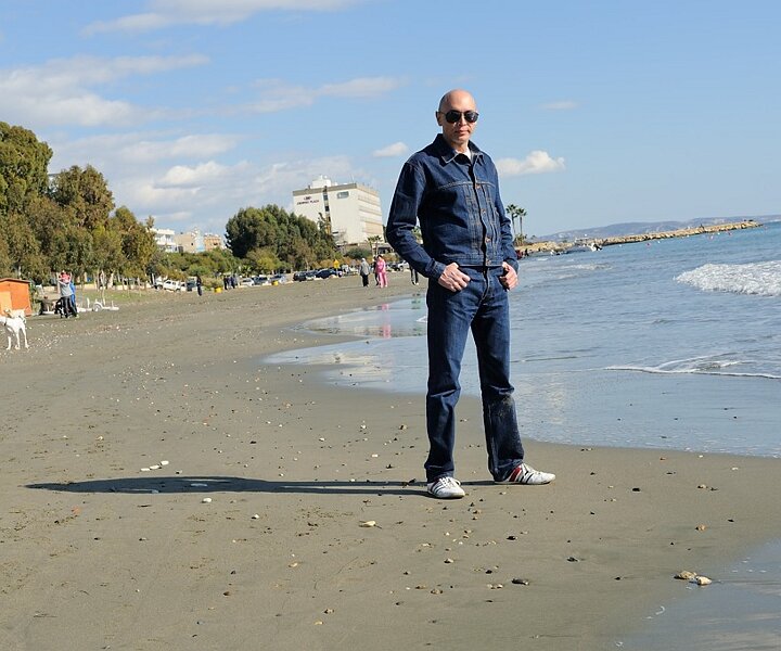 _DSC0070 Markos going for a walk on the beach.