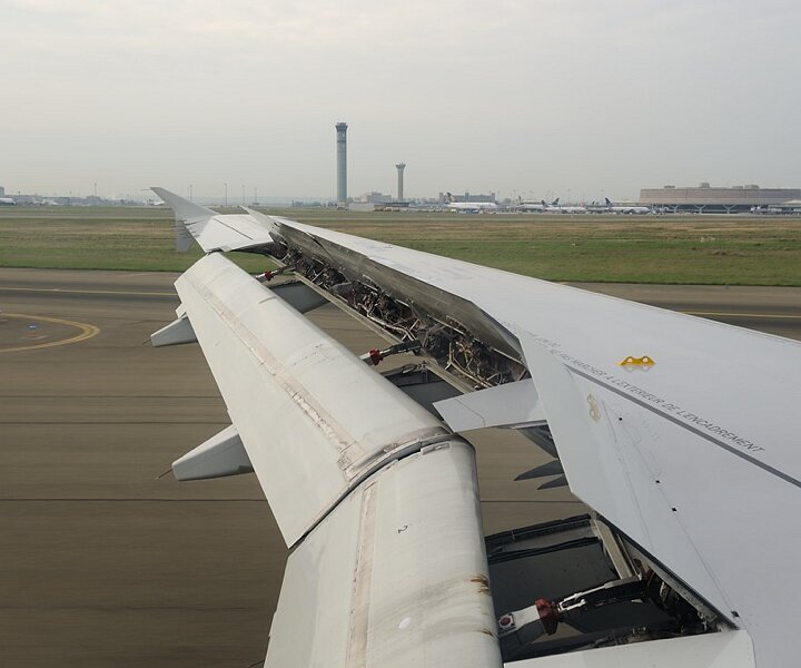 _DSC0013 Landing at Charles de Gaulle airport.