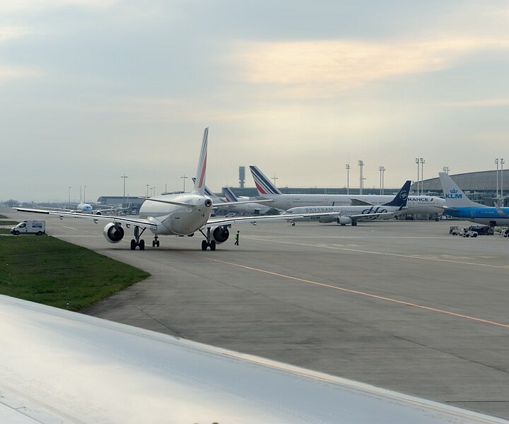 _DSC0028 Traffic on a Saturday morning at Charles de Gaulle airport.