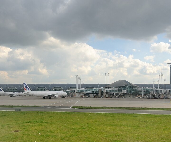 _DSC0001 Taxiing for takeoff at Charles de Gaulle airport.