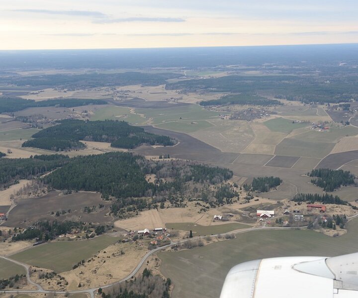 _DSC0010 Approaching Arlanda airport.
