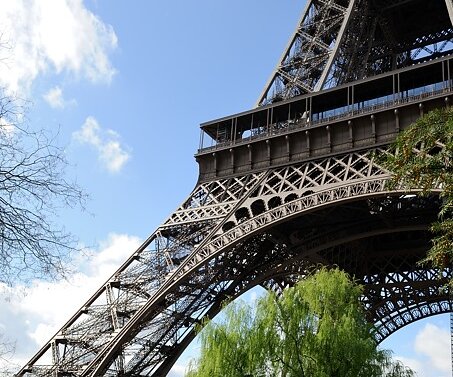 _DSC0010 At the base of the Eiffel tower.