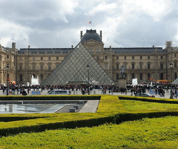 _DSC0024 At the Louvre.