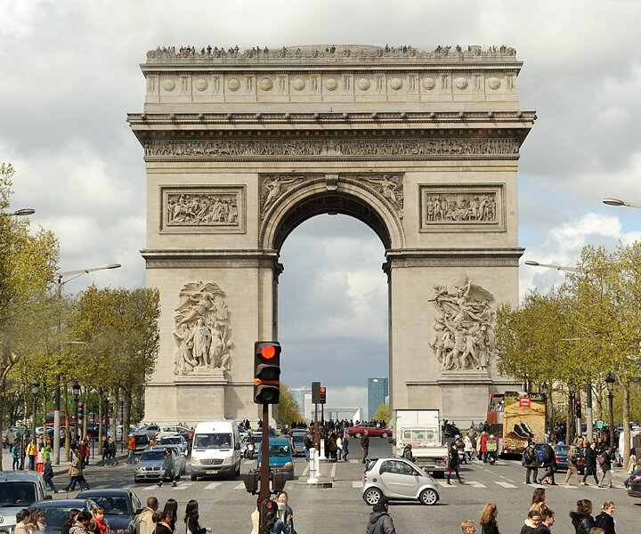 _DSC0037 The Arc de Triomphe.