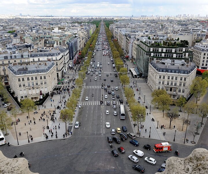 _DSC0063 View of Avenue des Champs-Élysées from the Arc de Triomphe.