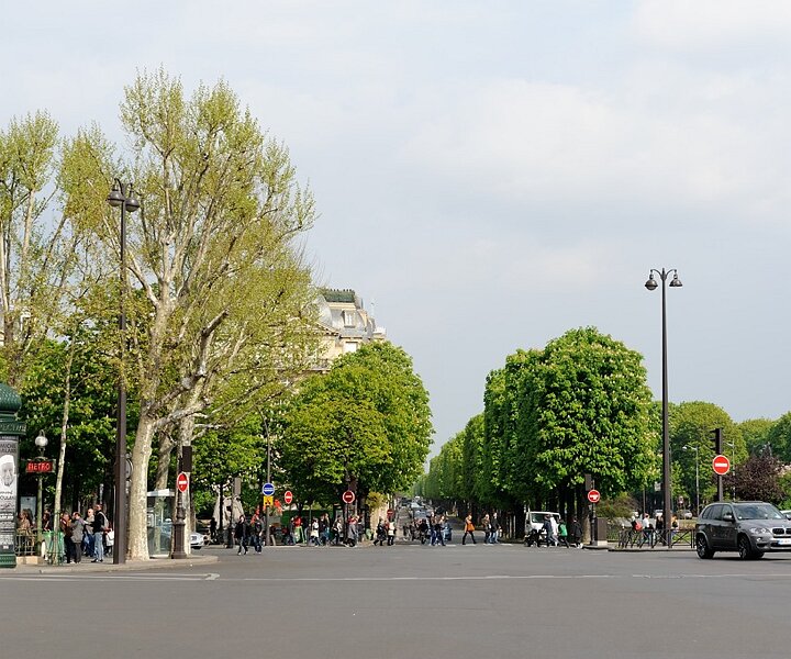 _DSC0056 At Place de l'Alma.