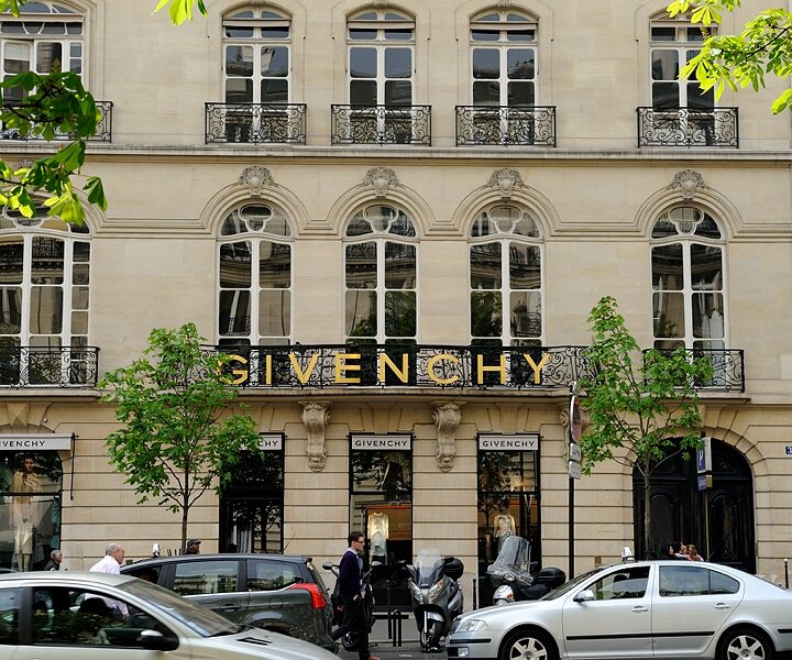_DSC0061 Givenchy at Avenue George V.