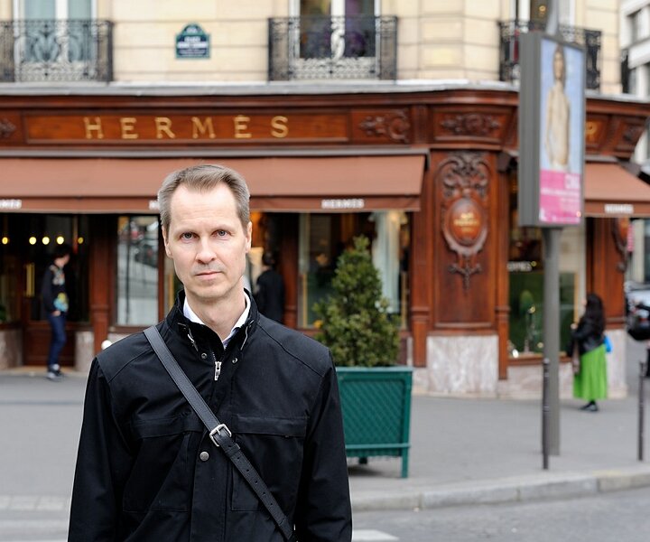 _DSC0068 Arto at Avenue George V.