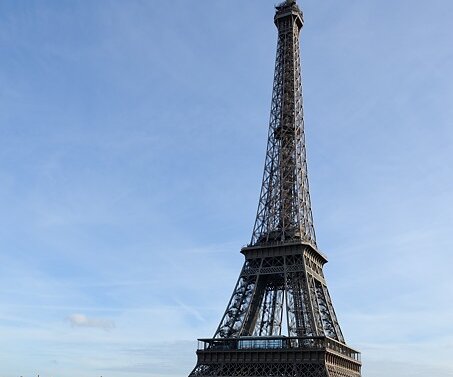 _DSC0006 View of the Eiffel tower from the hotel room.