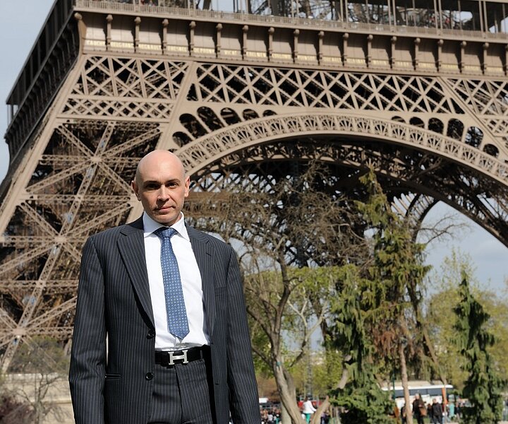 _DSC0028 Markos near the Eiffel tower.