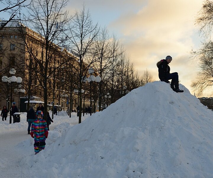 _DSC0009 Lots of snow in Kungsträdgården.