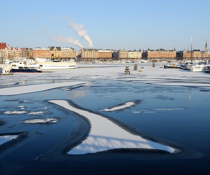 _DSC0028 View of Strandvägen from Skeppsholmsbron.
