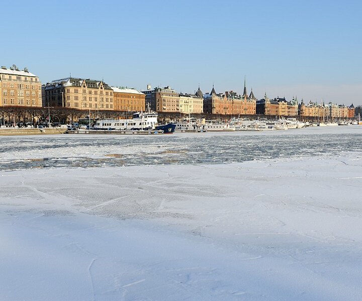_DSC0048 View of Strandvägen.