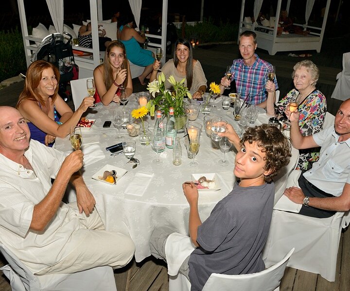 _DSC0052 Nicos, Mina, Ingrid, Betty, Arto, Mum, Markos and Andreas at the birthday dinner.