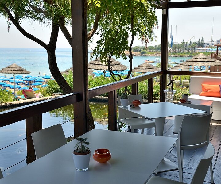 _DSC0023 At Koi lounge at Capo Bay hotel .