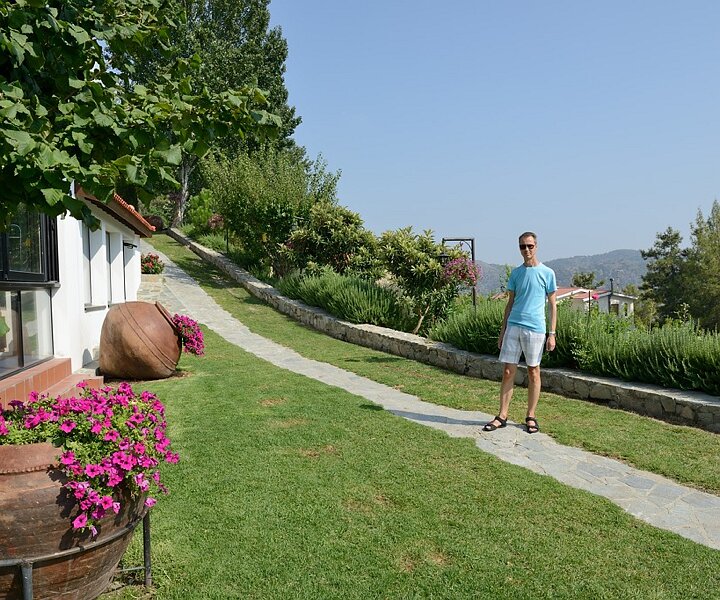 _DSC0008 Arto at a hotel in the village of Agros.