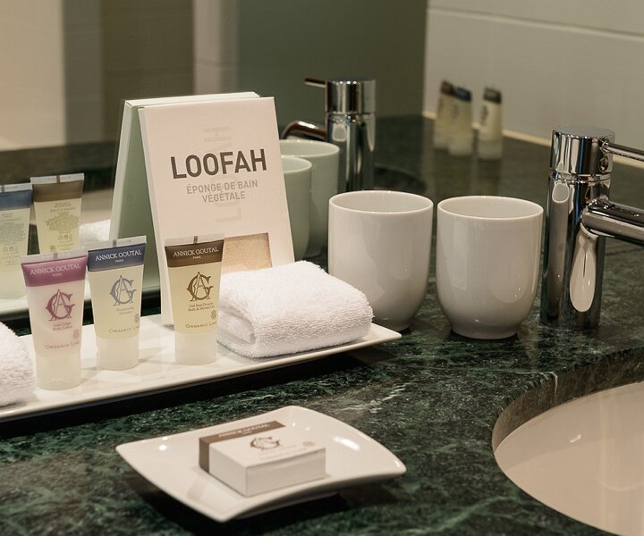 _DSC0028 In the bathroom of the hotel room.
