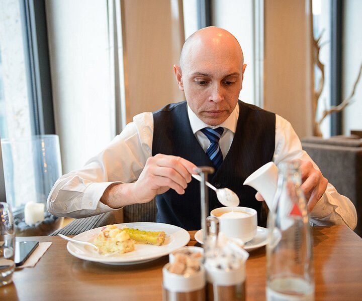 _DSC0186 Markos at the Club Etoile Lounge at Hotel Concorde Berlin for afternoon coffee.
